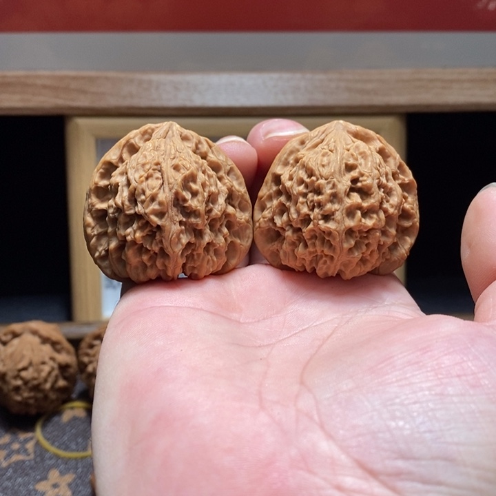 文玩核桃吊坠南疆有小黄42/39/39