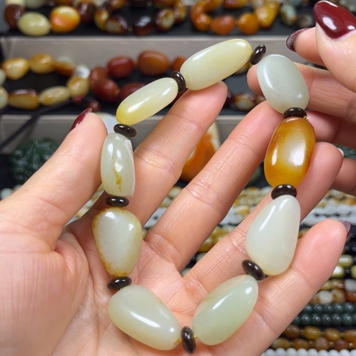 和田玉未镶嵌手串