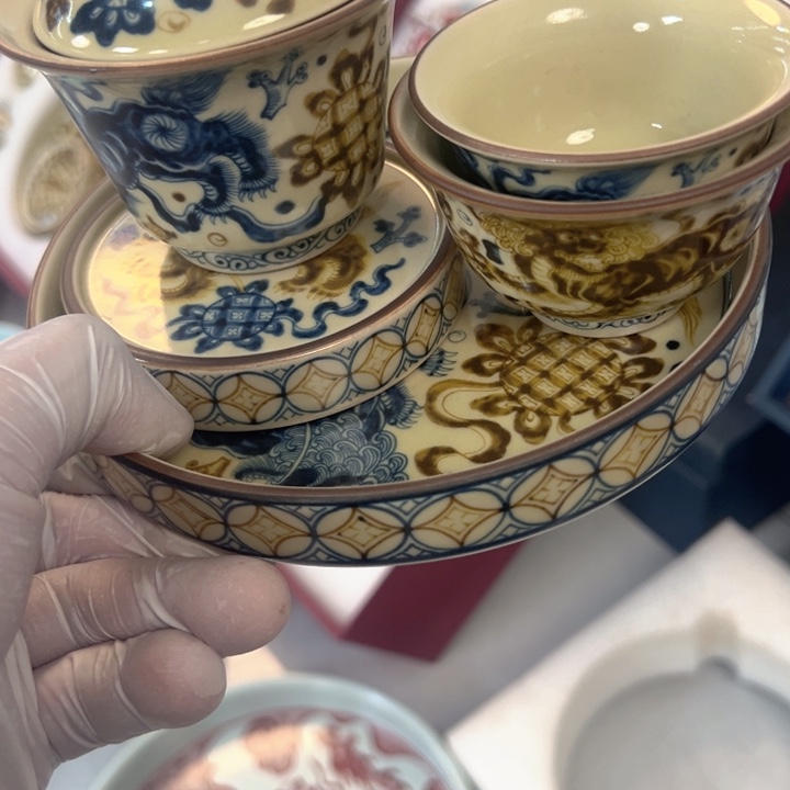 瓷片釉里金狮子五件套全品