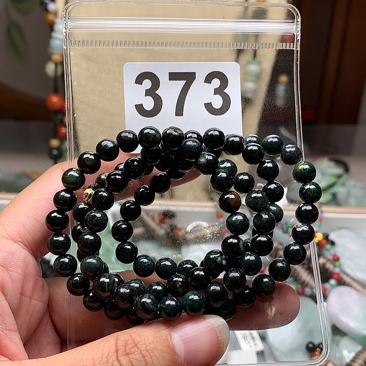 翡翠颈饰未镶嵌小*禧翡翠