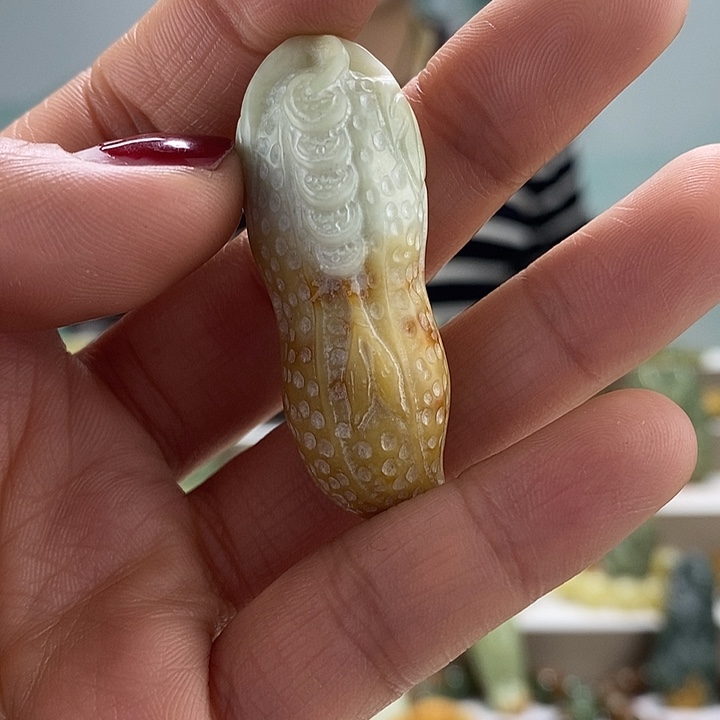 透闪石质玉挂件未镶嵌