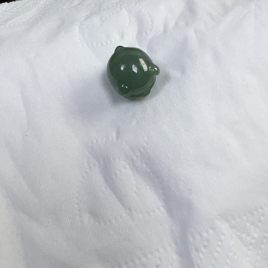翡翠散珠琉**光翡翠猪一个