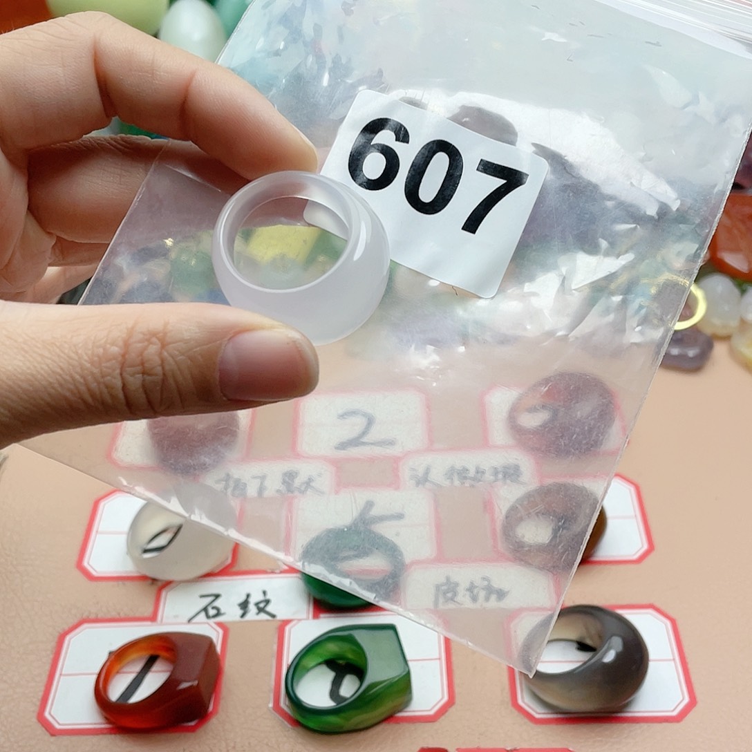 合金颈饰玛瑙/玉髓春**开