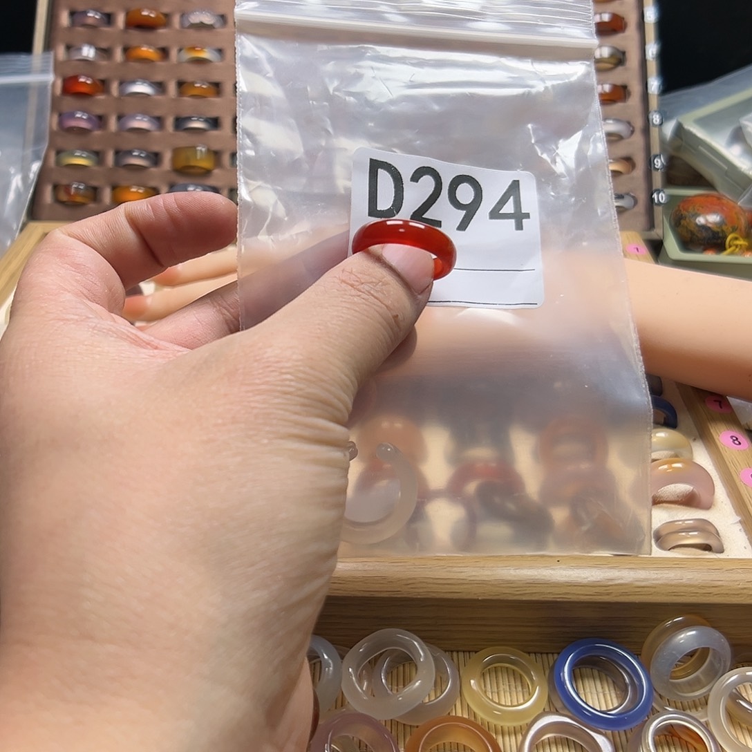 张***.玛瑙/玉髓未镶嵌戒圈