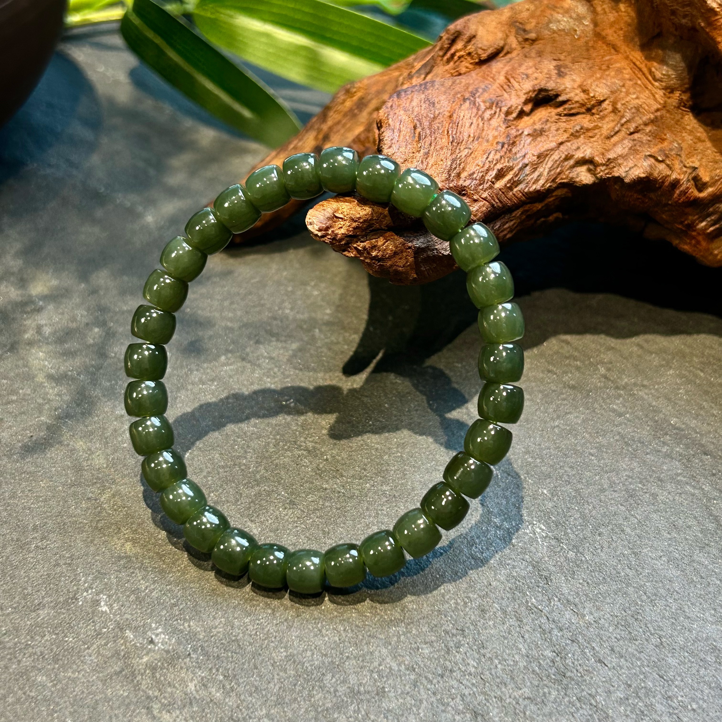 天然和田玉且末蓝深色直切手串拍一发一z(多样性发货)