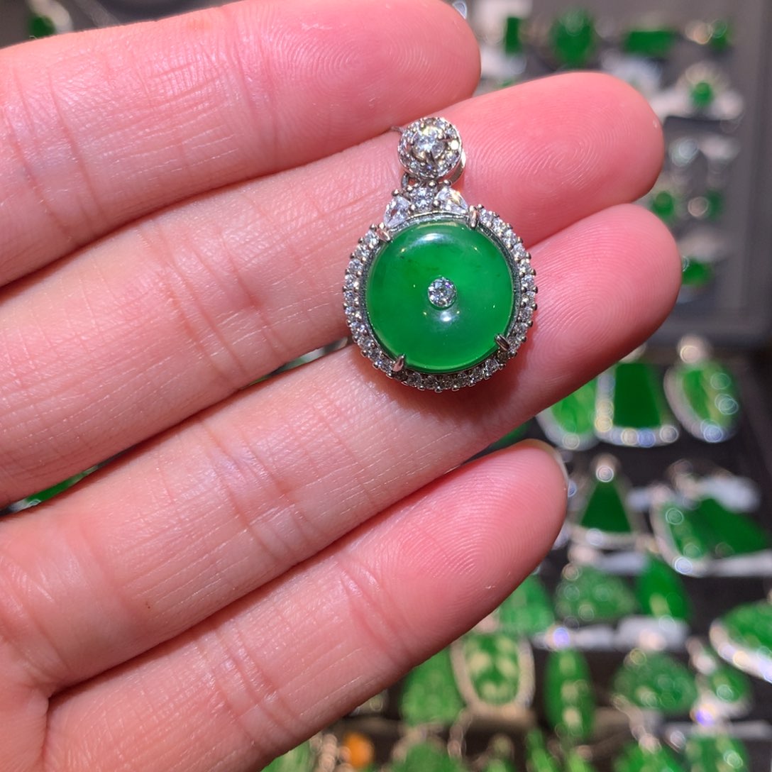 翡翠吊坠(不含链)银S925镶嵌天然翡翠
