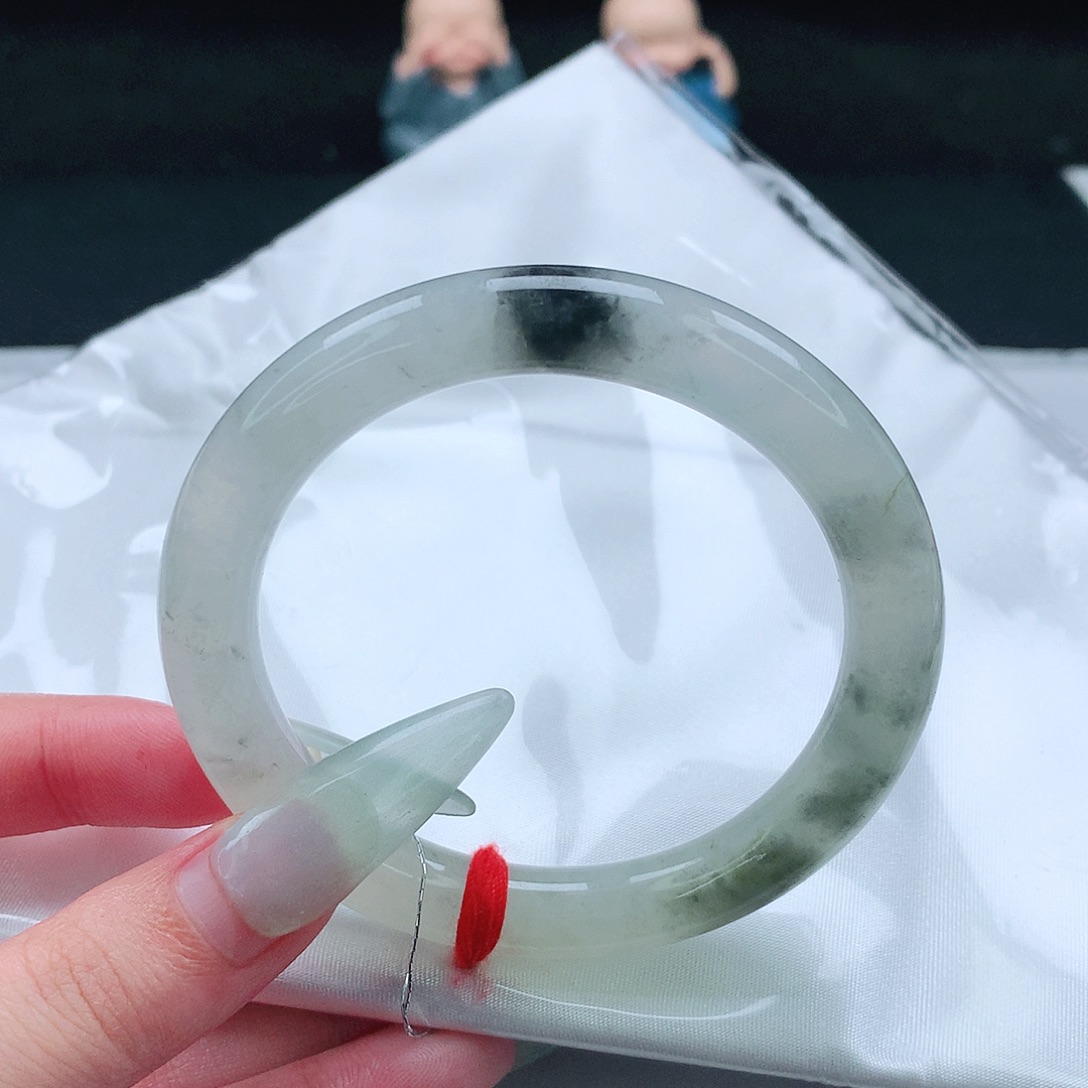 Q***n翡翠手镯未镶嵌54圈