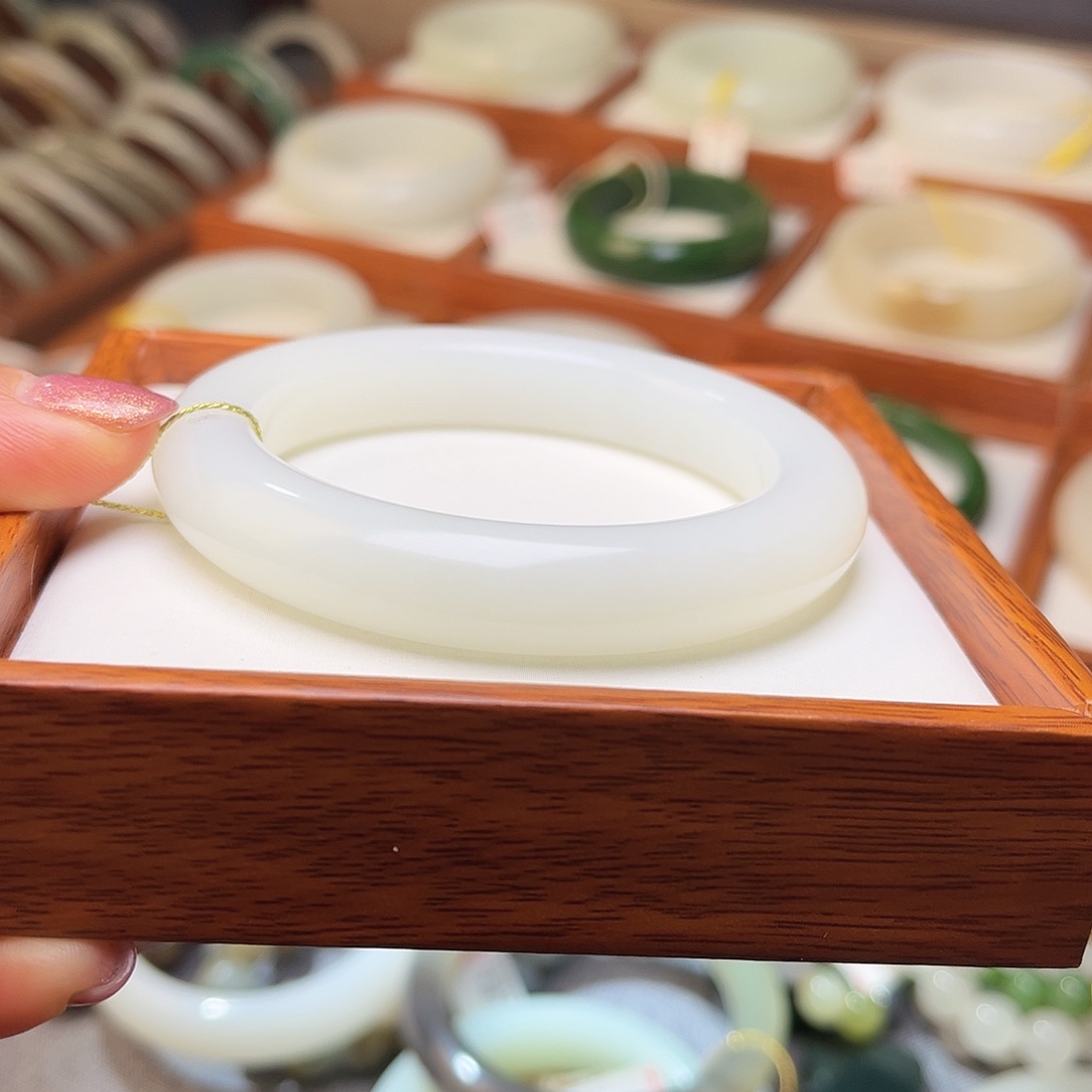 和田玉未镶嵌手镯54.9