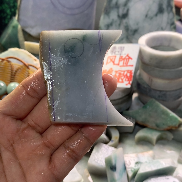 翡翠裸石天然翡翠飘花珠子料10号