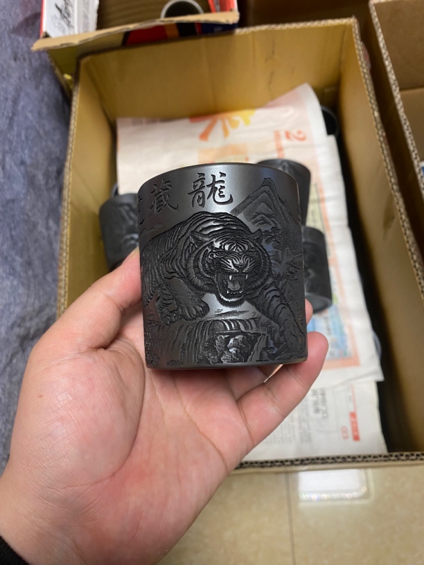 宜兴紫砂原矿石黄直筒杯老虎卧虎藏龙刻绘内刻龙头容量200cc