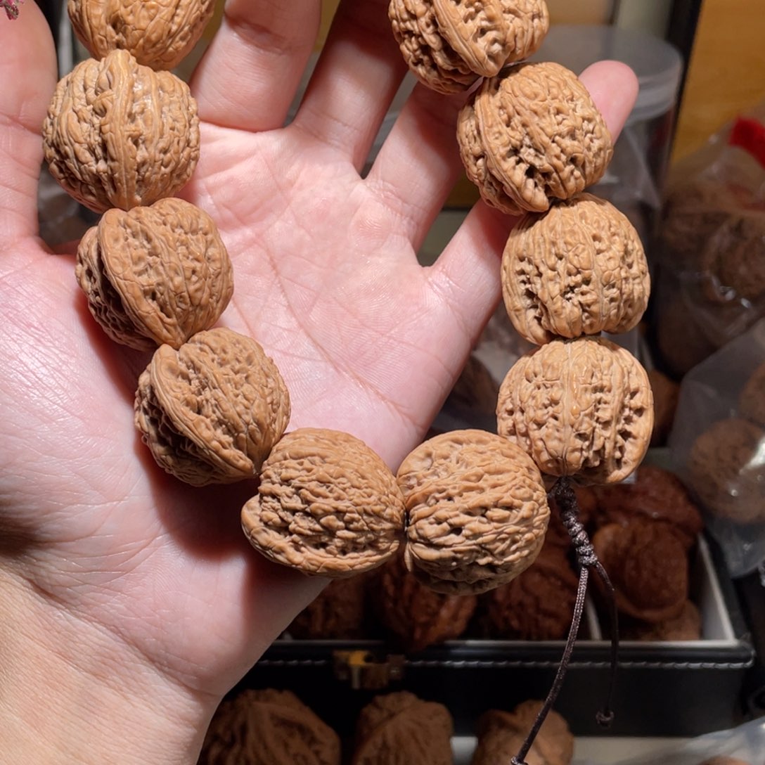 小***哥31尺寸承德红宝石手持