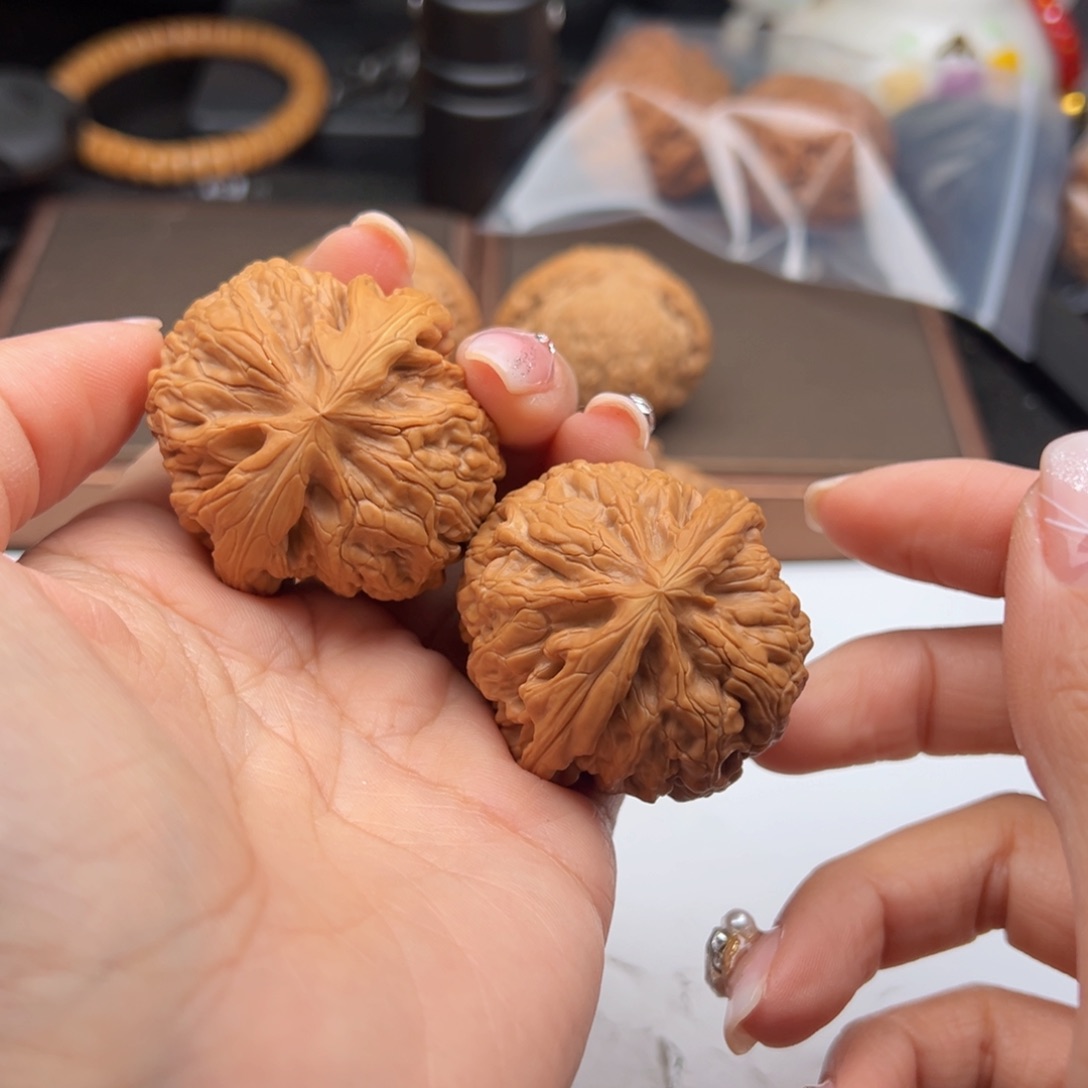 文玩核桃把件红锦鲤42