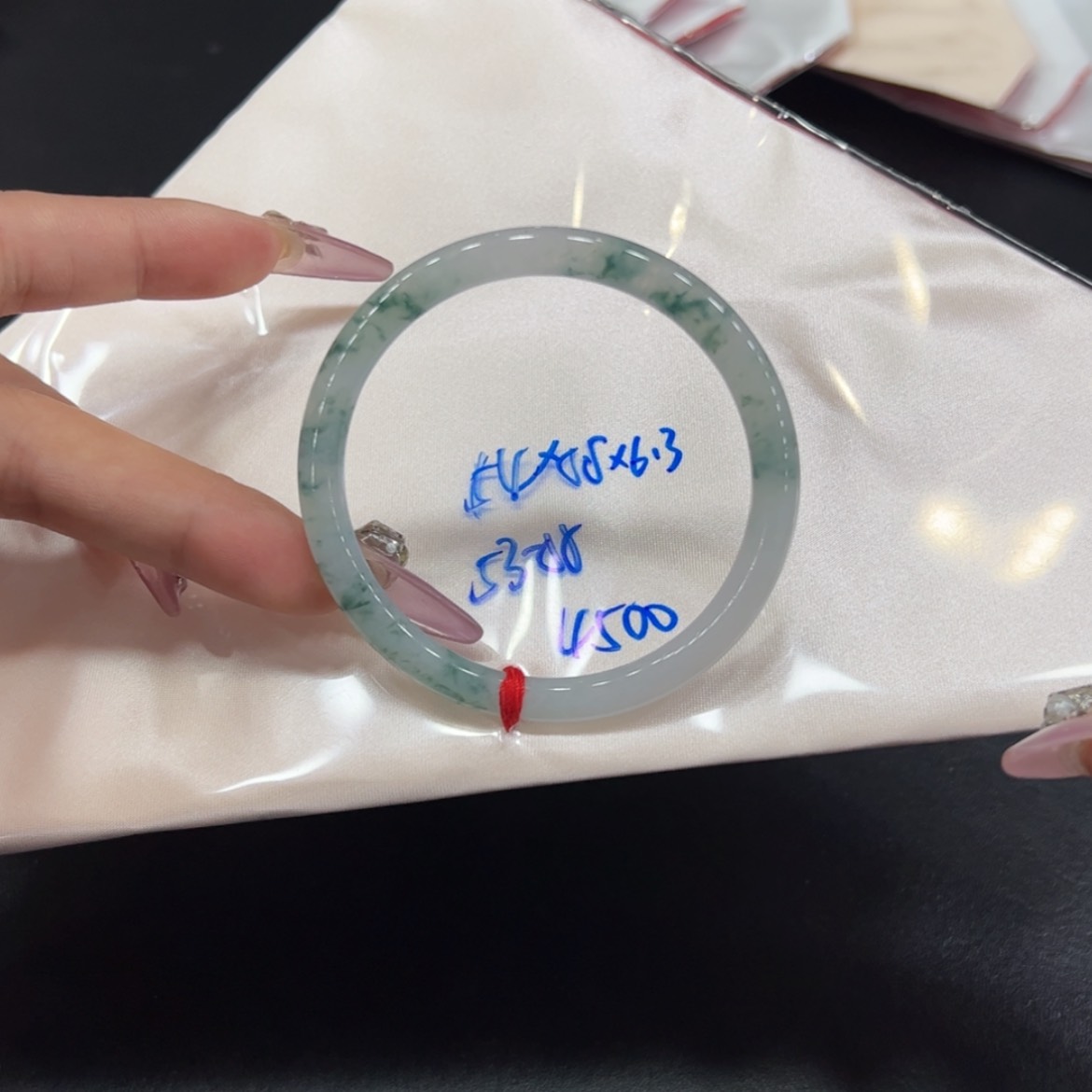 【闪购商品】翡翠手镯未镶嵌手镯