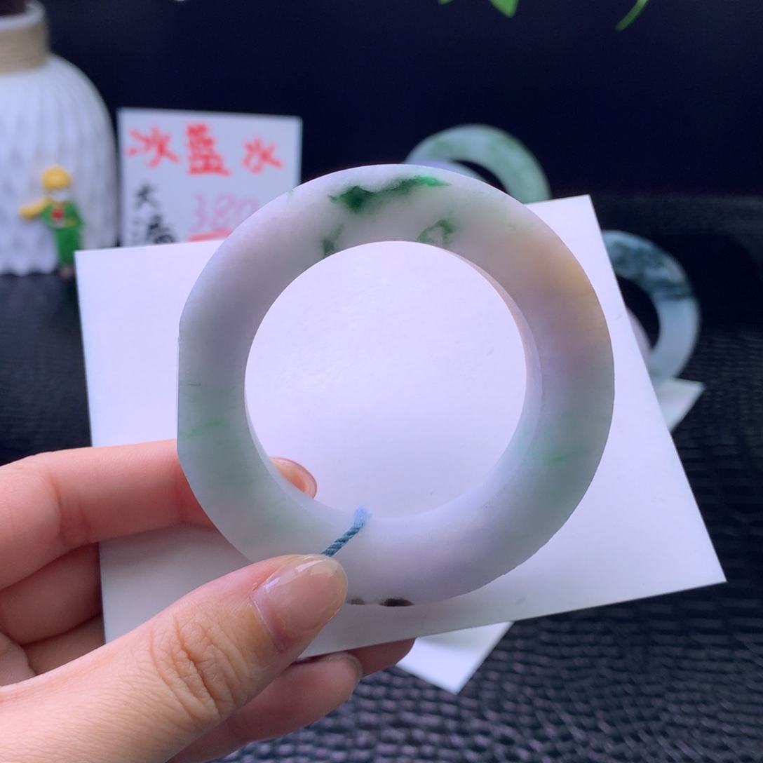 定制翡翠未镶嵌手镯