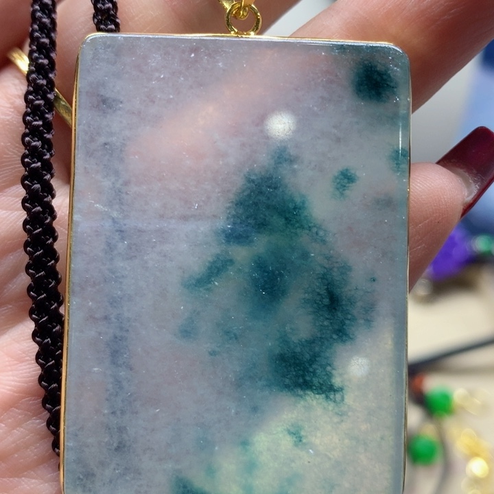 翡翠颈饰未镶嵌吊坠