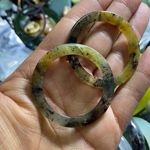 岫玉耳环未镶嵌一对