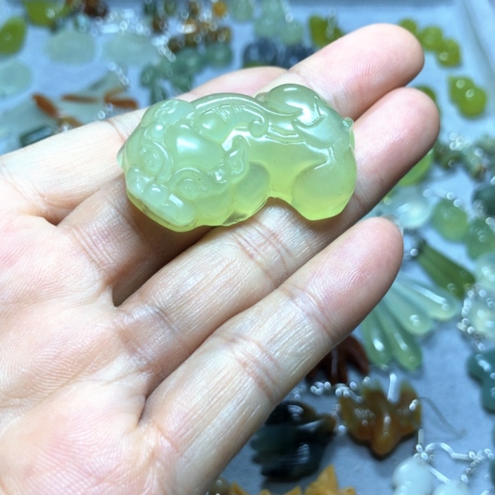 【闪购商品】蛇纹石玉挂件未镶嵌