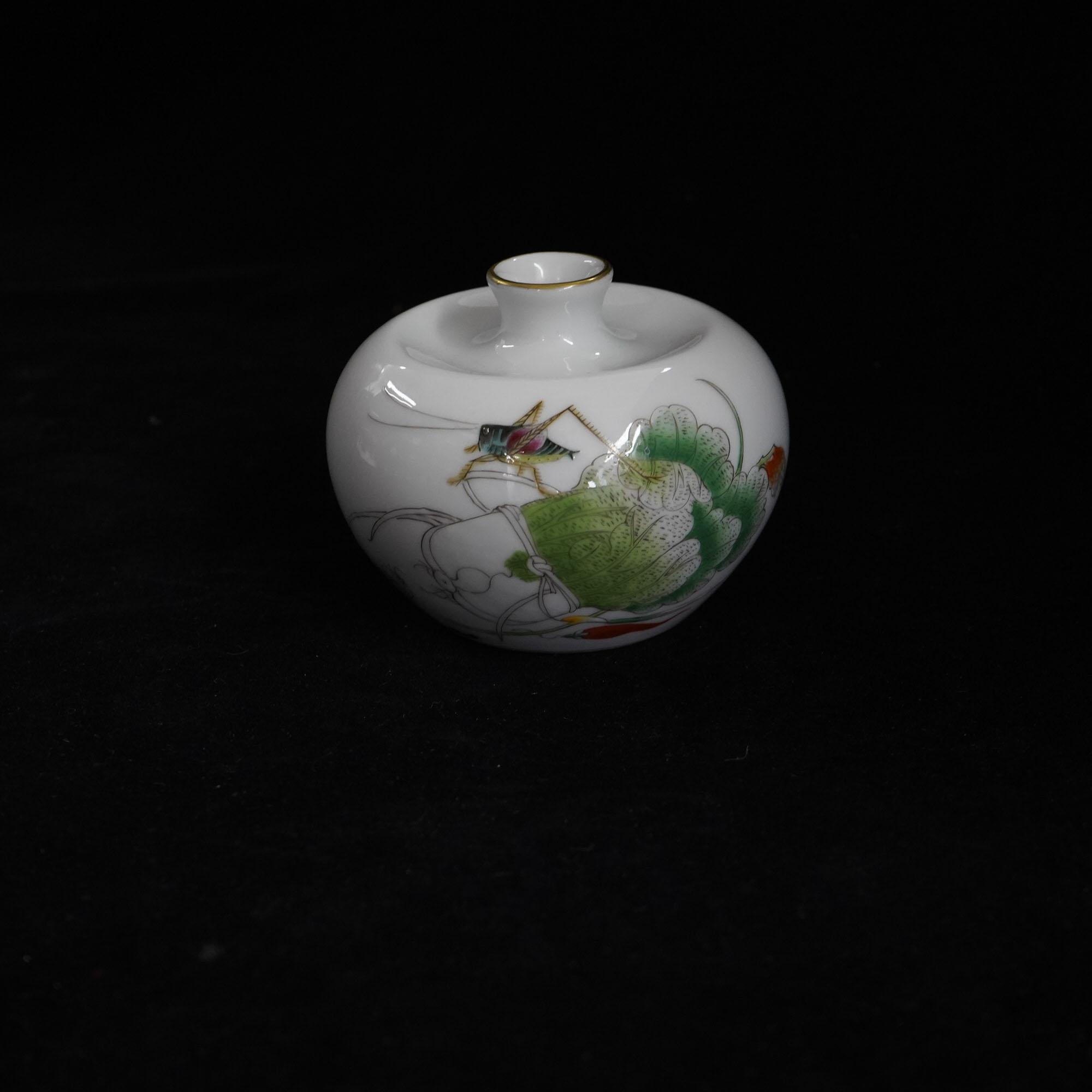 粉彩花卉草虫诗文苹果尊#545#