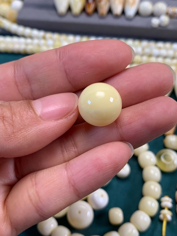天然原矿蜜蜡阿尔卑斯浓蜡圆珠14.2mm