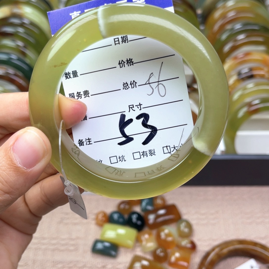 蛇纹石玉手镯未镶嵌