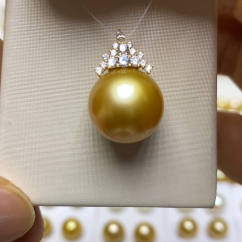 海水珍珠颈饰18K金镶嵌