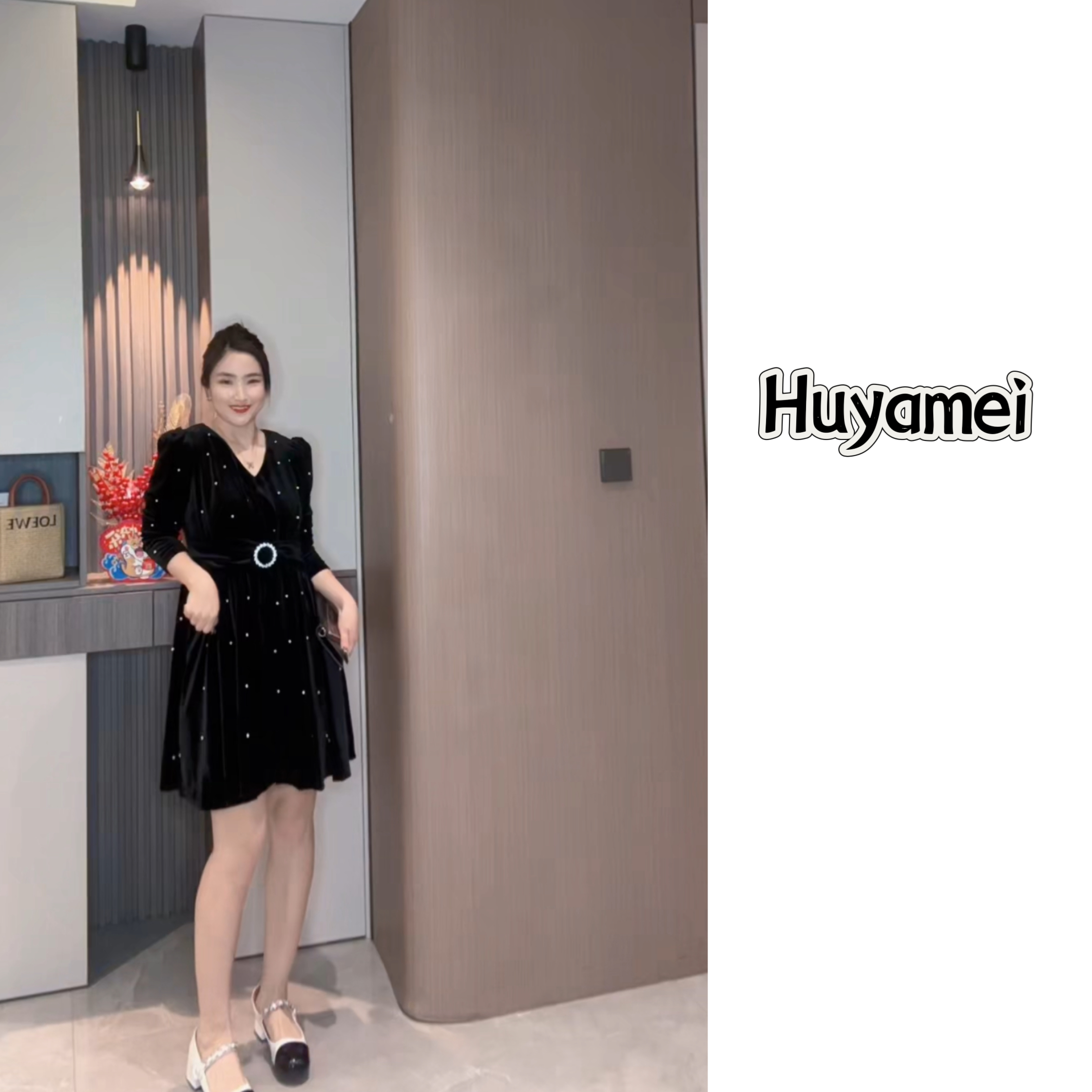 早春时尚显瘦法式气质名媛连衣裙赫本风小黑裙丝绒