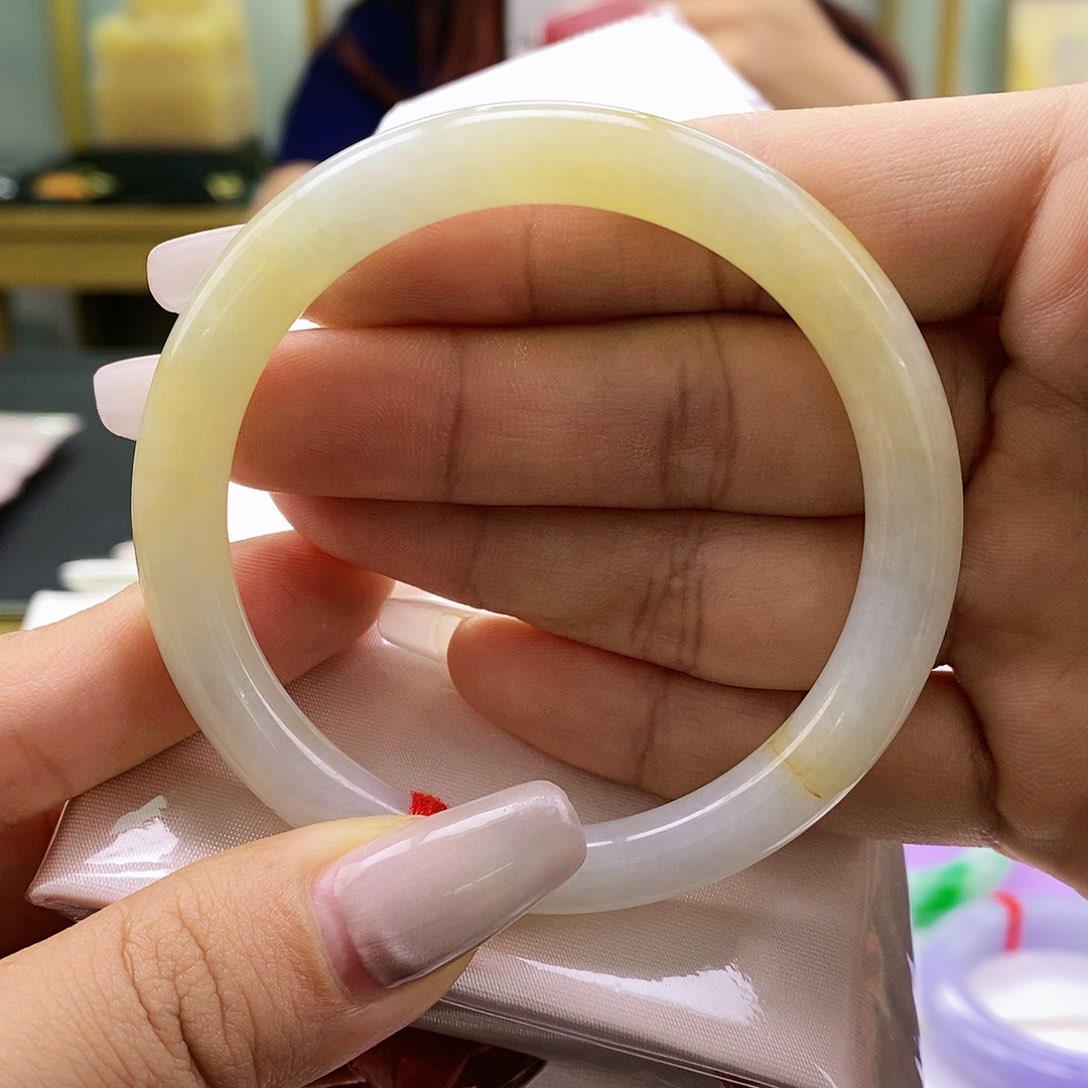【闪购商品】未镶嵌手镯翡翠