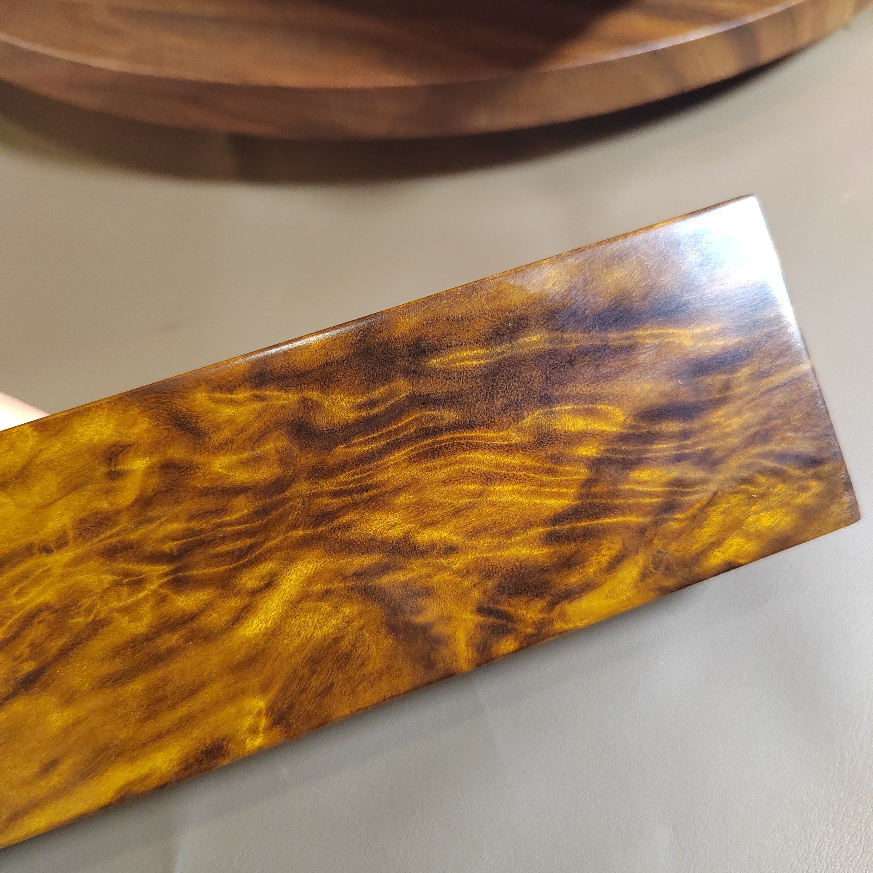 金丝楠木凤尾水波镇尺