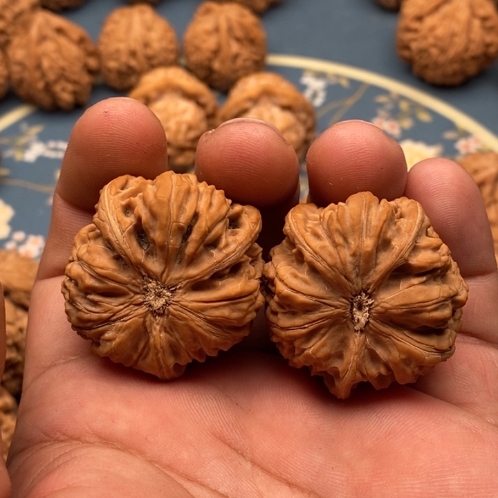 文玩核桃把件王****文山