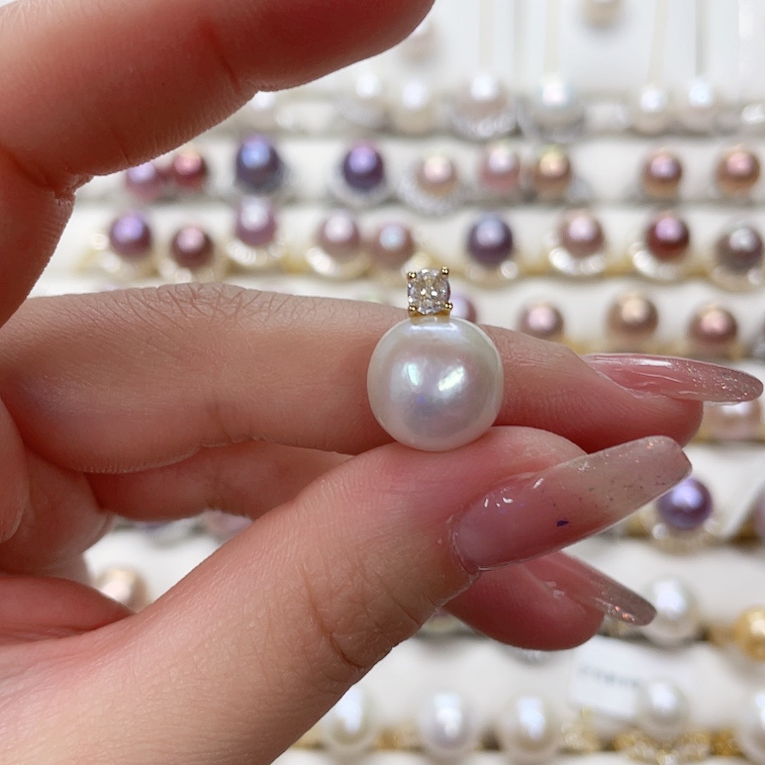 淡水珍珠吊坠(赠链)未镶嵌