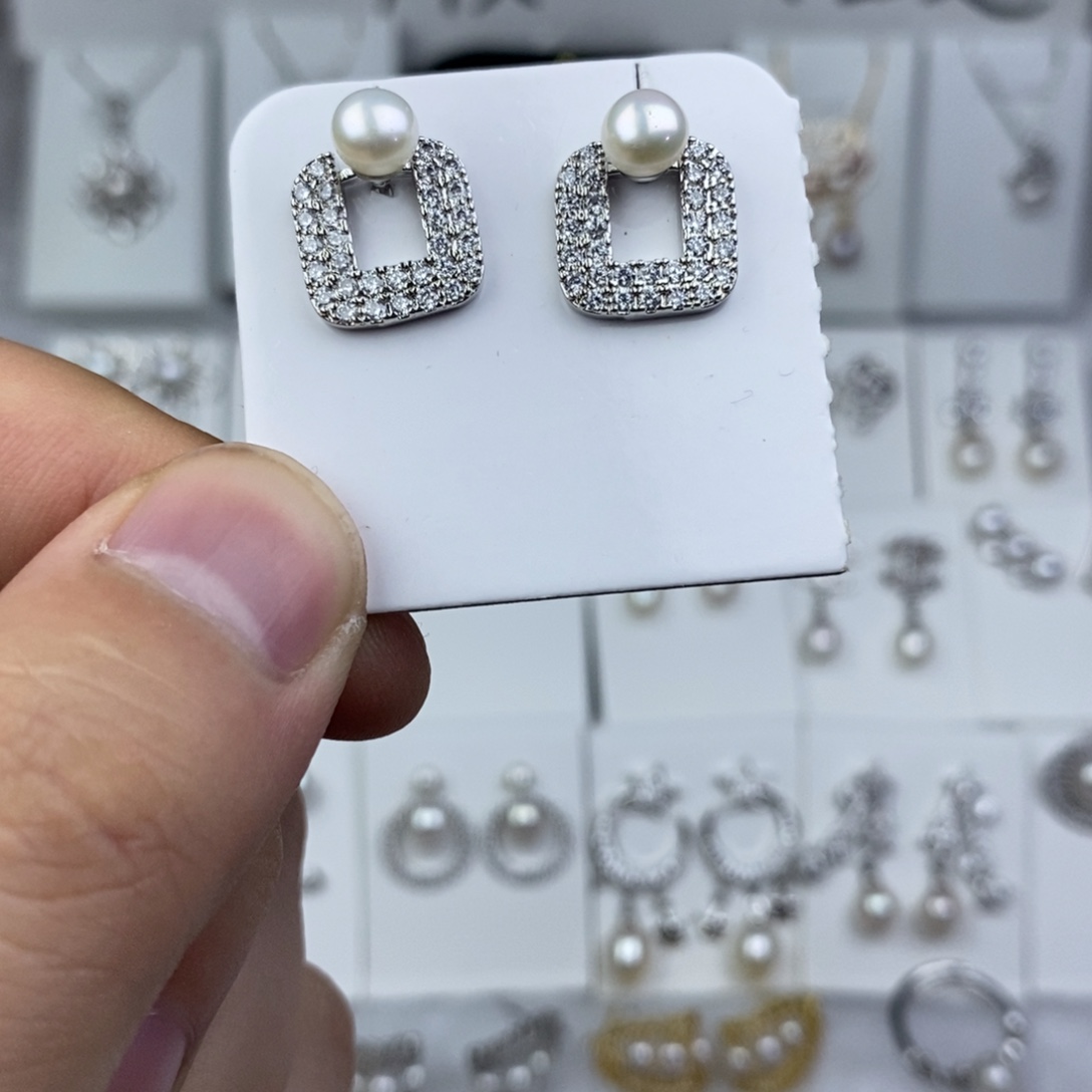 淡水珍珠耳饰未镶嵌