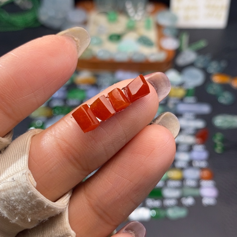 【闪购商品】翡翠挂件未镶嵌切割