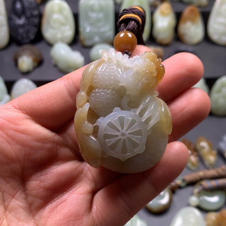 和田玉（糖玉）颈饰未镶嵌