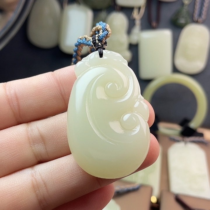 正装如意简单大气