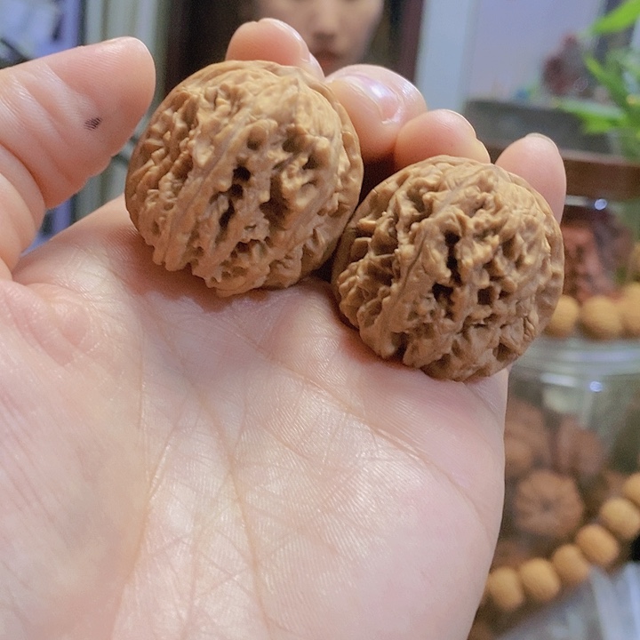 【闪购商品】文玩核桃把件34龙须谷