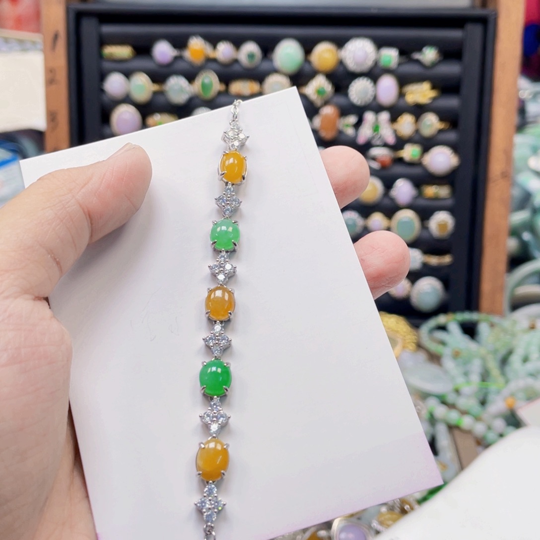 翡翠手镯未镶嵌天然翡翠Ａ货