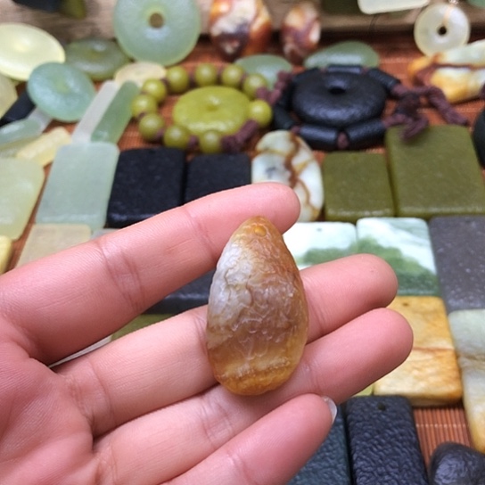 岫玉未镶嵌吊坠岫玉