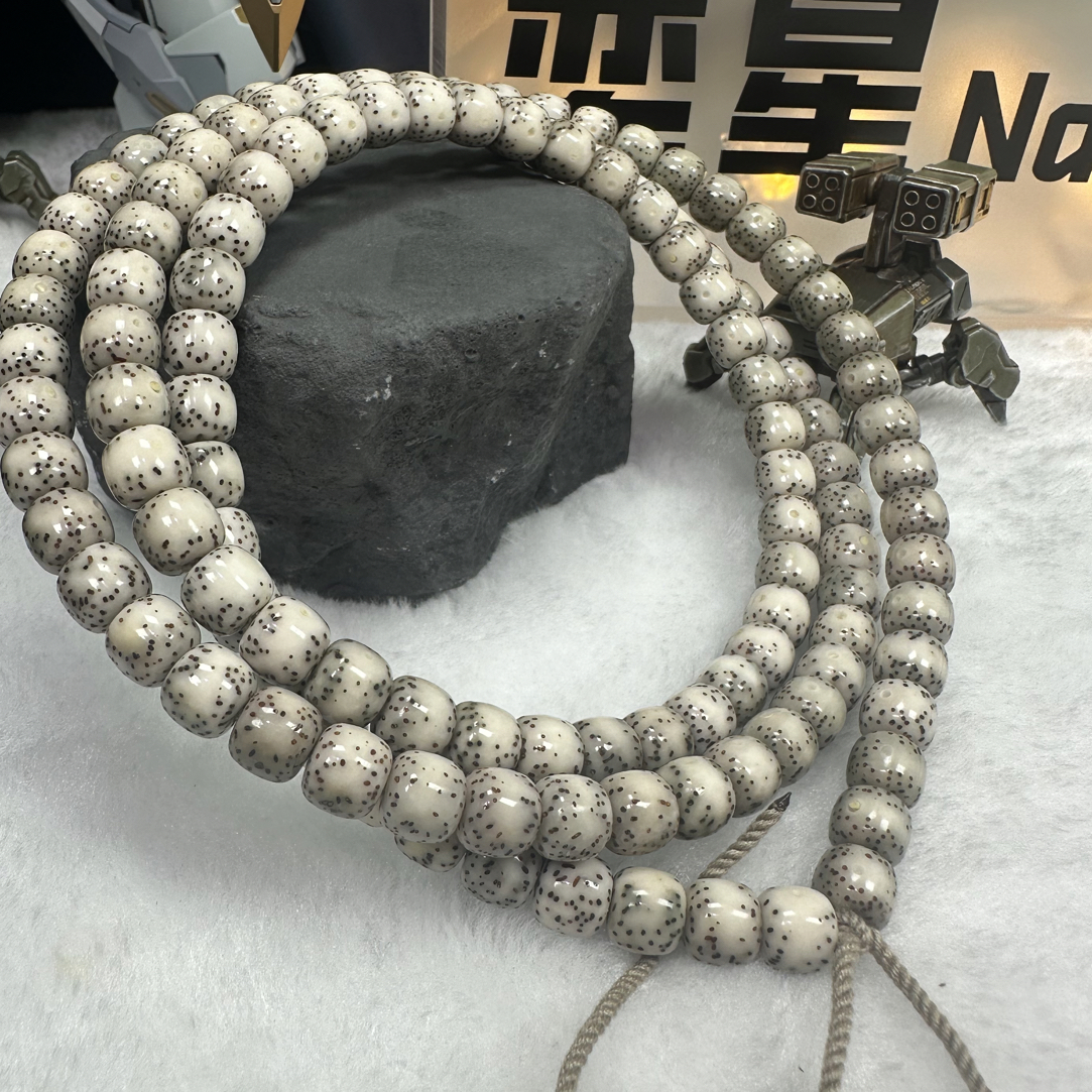 87脖挂好货，基本无烟花星，背面星点散月朗星稀款，正面大留白