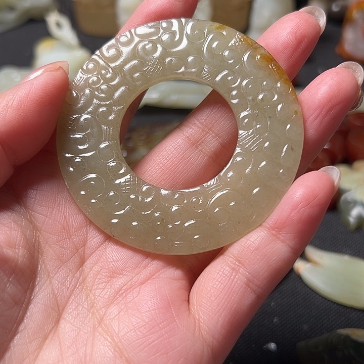 蘇***廬和田玉（糖玉）未镶嵌挂件