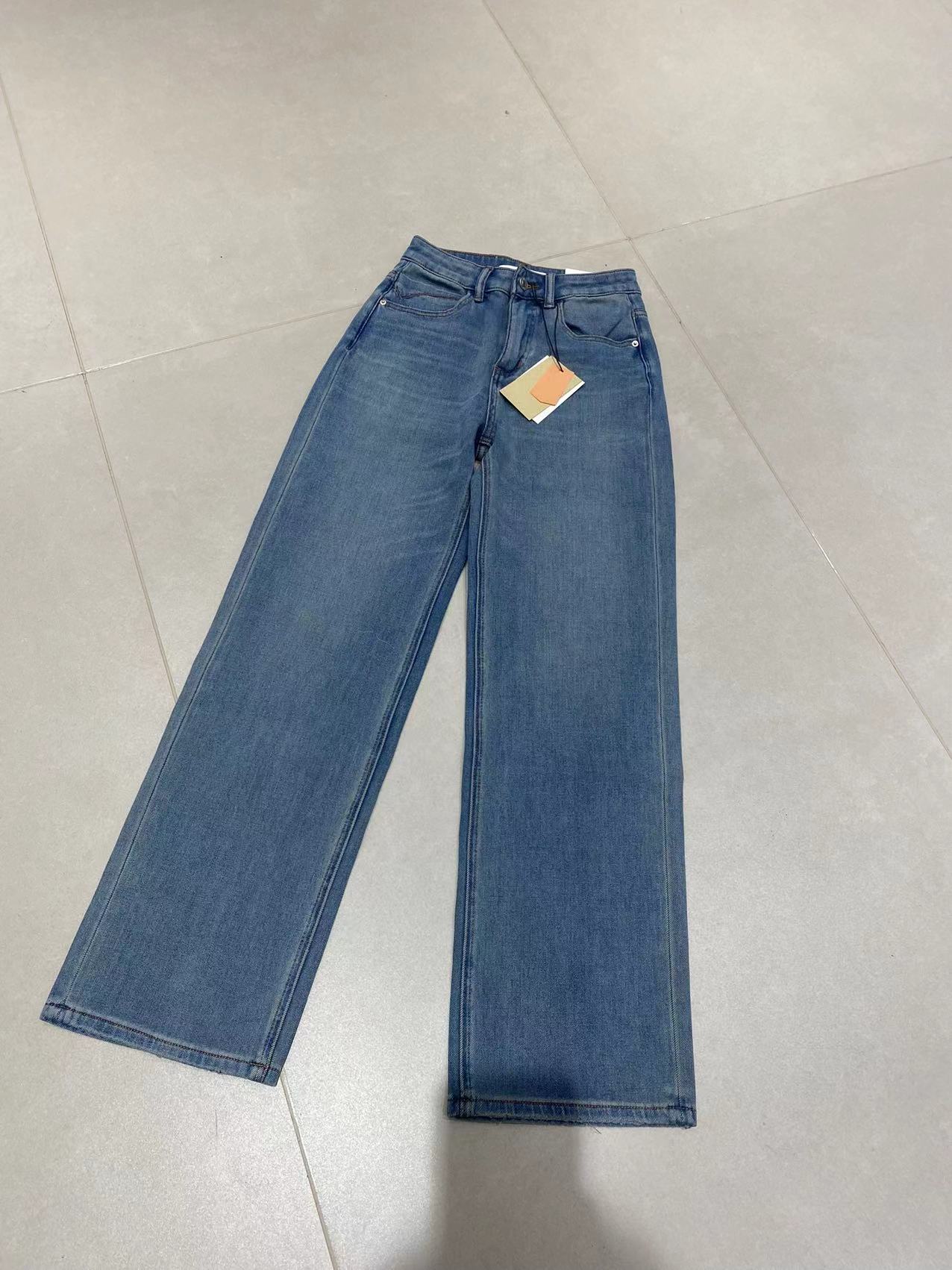 【金小姐】小代后口袋线条直筒显瘦牛仔裤～