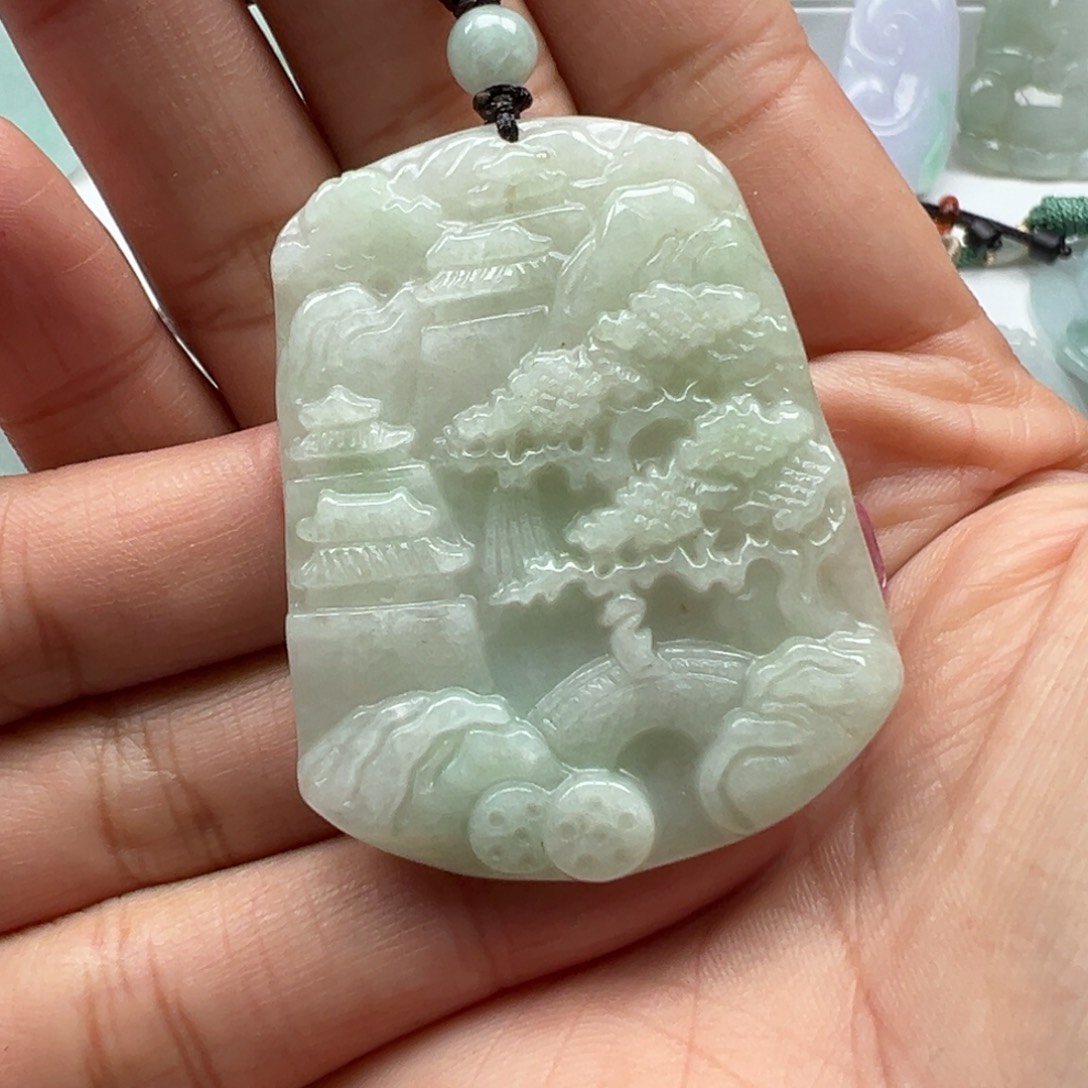 翡翠颈饰未镶嵌山水牌