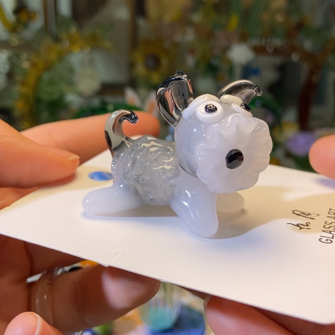 手工艺品琉璃趴着