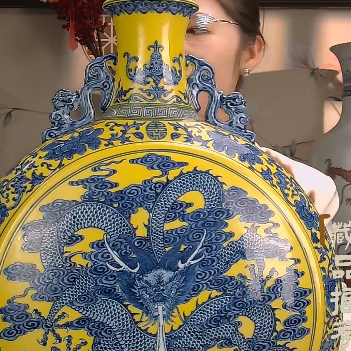 收藏/古玩清青花鱼跃龙门抱月瓶