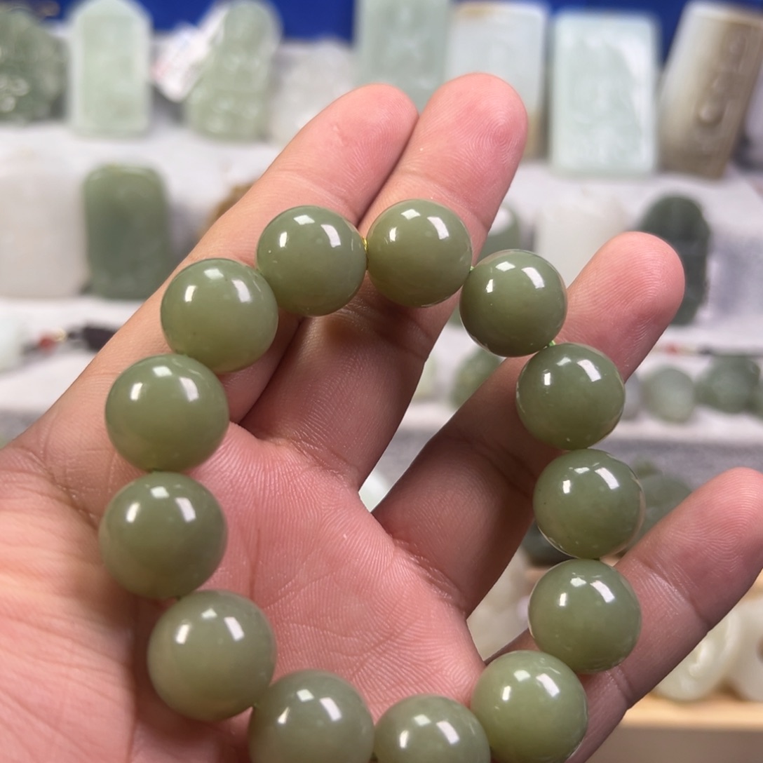 和田玉颈饰未镶嵌