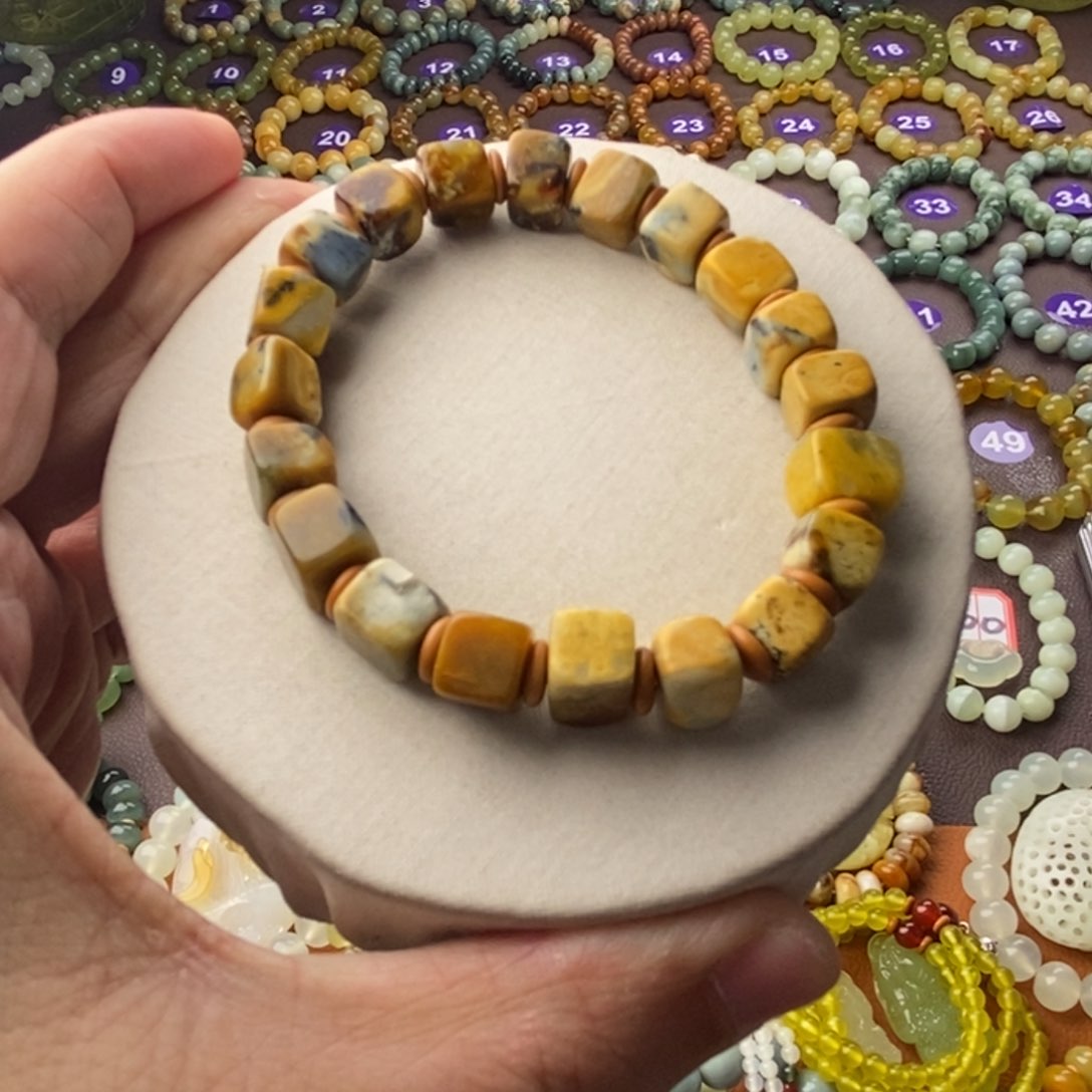 蛇纹石玉手串未镶嵌