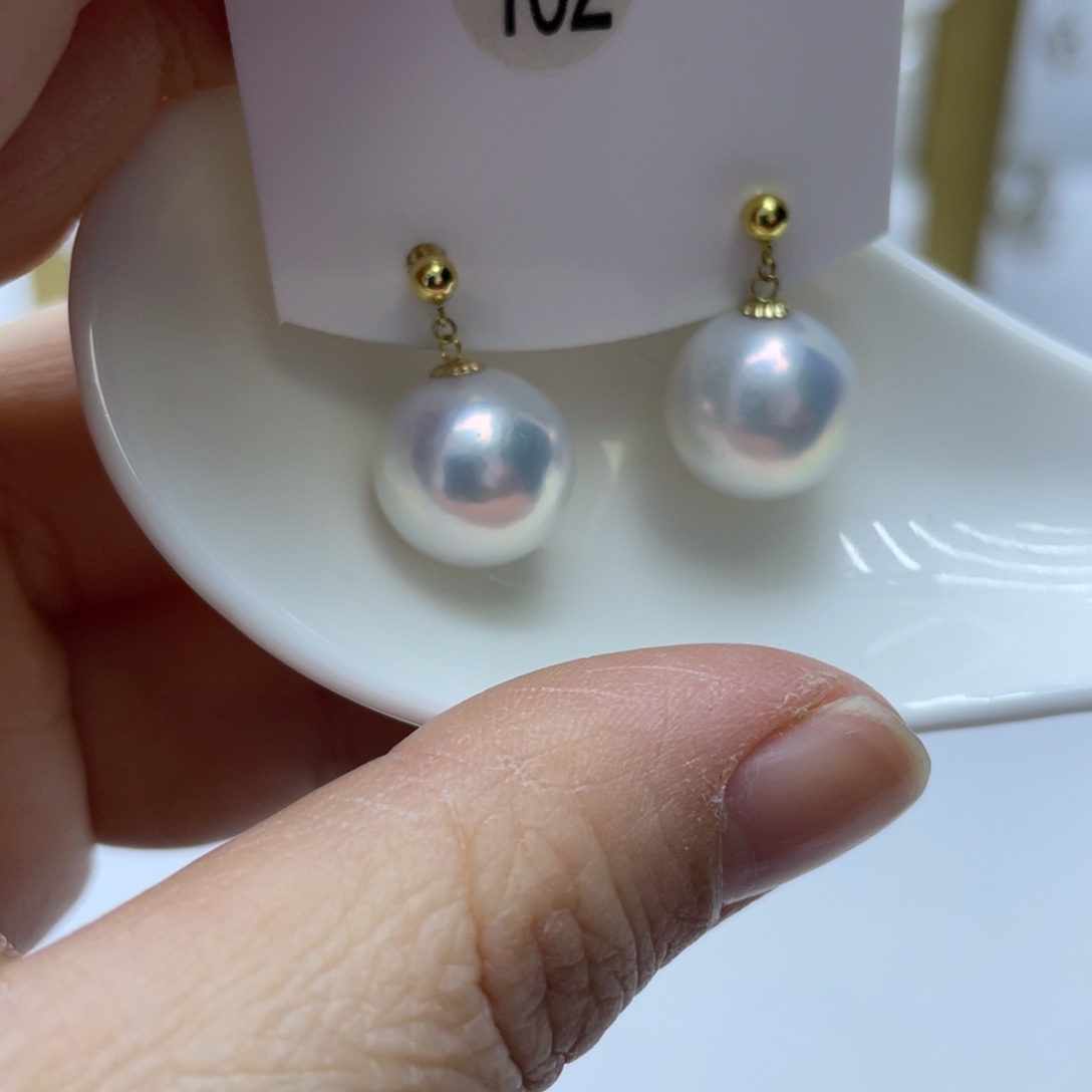 淡水珍珠18K金镶嵌耳饰