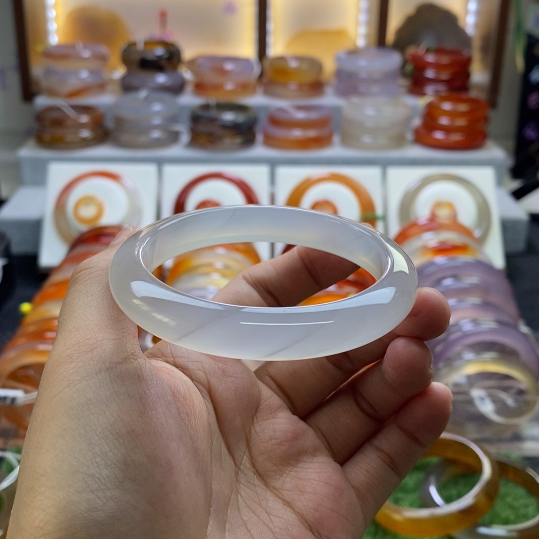 手镯玛瑙/玉髓未镶嵌