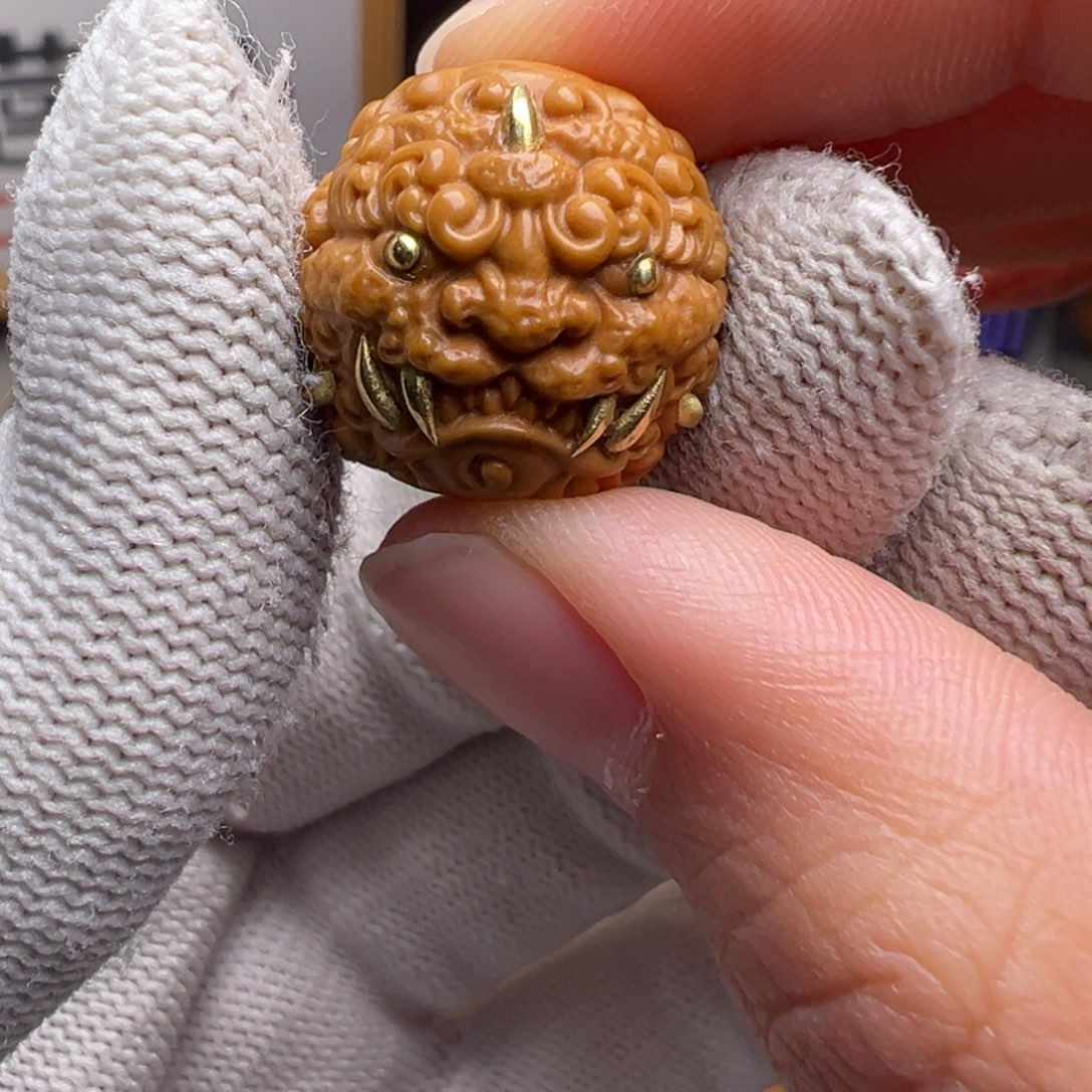 文玩核桃把件镶嵌款唐狮18左右尺寸全品有正常封口线