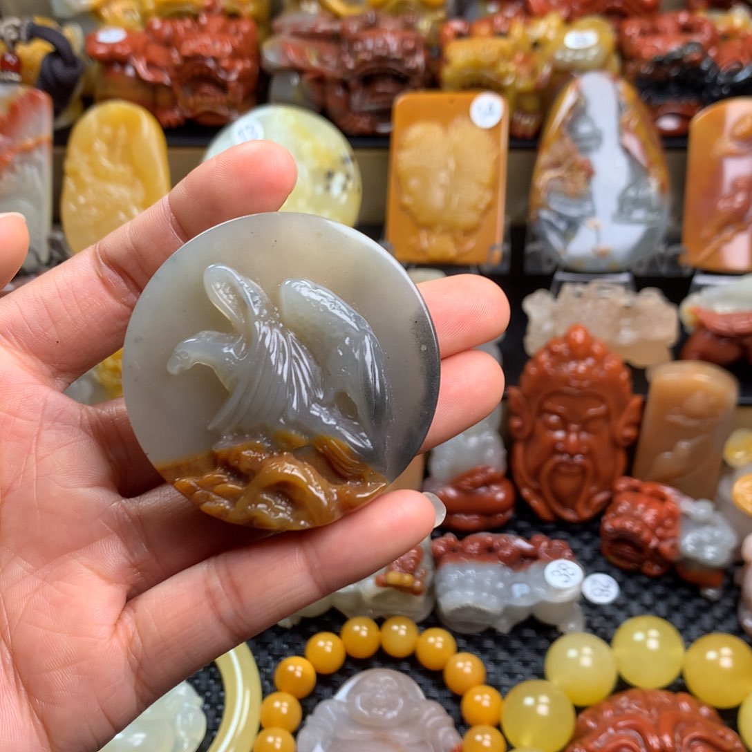 石英质玉（黄龙玉）挂件未镶嵌