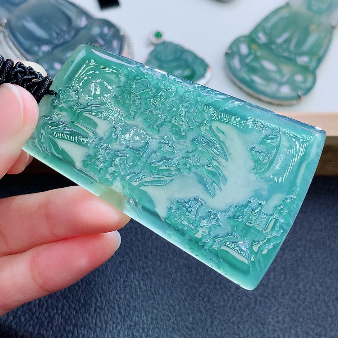 翡翠颈饰未镶嵌翡翠